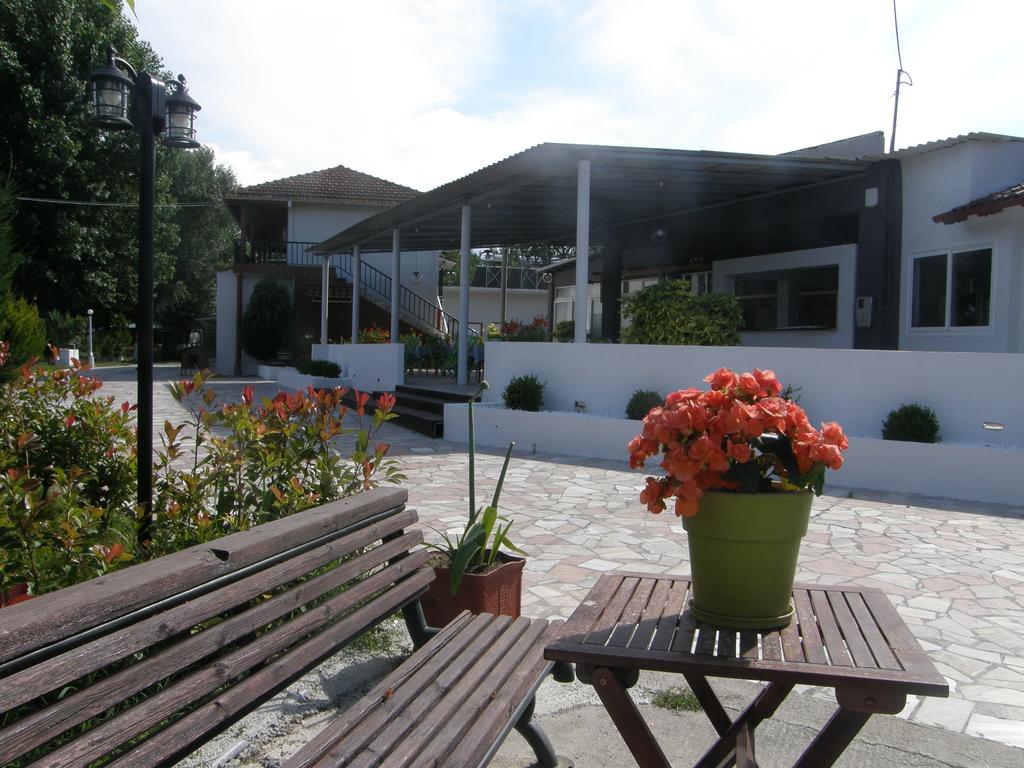 Camping Stolos. Camping in the green. Ideal to relax and enjoy nature. Camping Stolos overlooking Mount Olympus and the Aegean. Fully equipped campsite near Katerini with restaurant, cafe and shared barbecue. Camping with clean communal toilets such as toilets and showers Camping Stolos ideal for families with children, groups or couples. Places for tent, caravan or motorhome with natural shade from the trees. Camping near the big beach of Varikos with sand and pebbles. Camping in Greece.