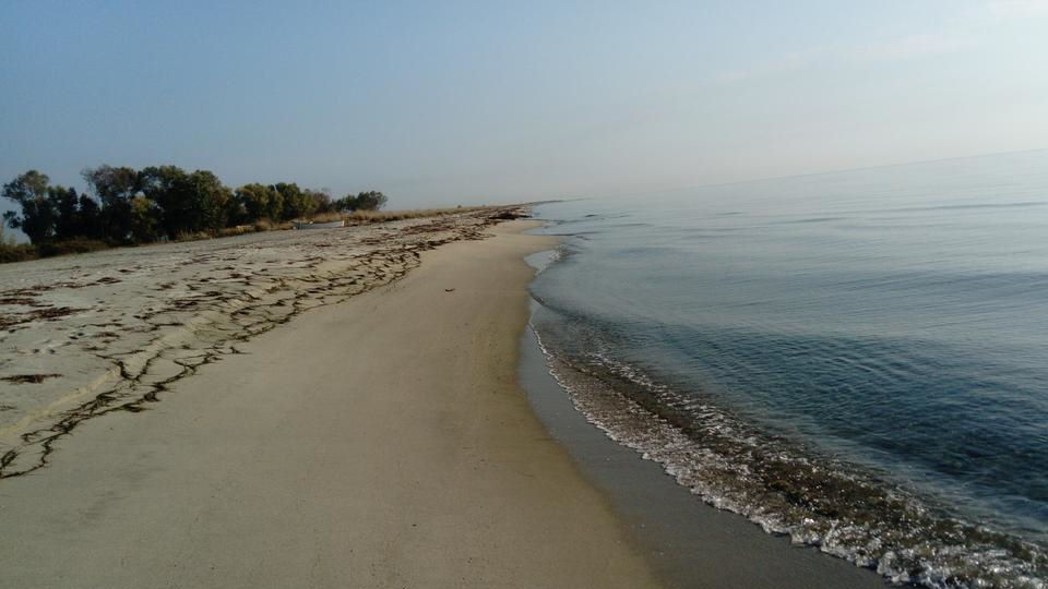 Καμπινγκ ελιζαμπεθ καλυβια, Κατερίνη. Αμμώδης παραλία για οικογένειες