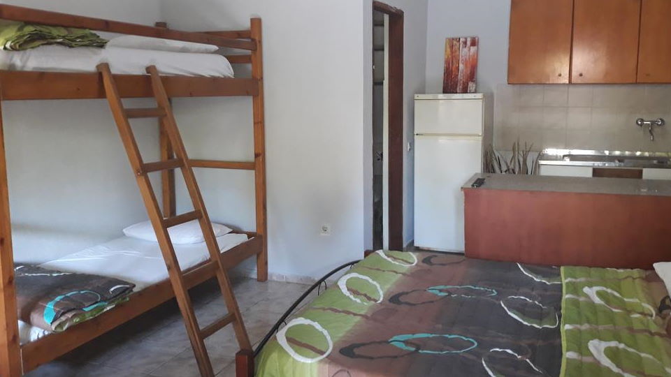 Camping elizabeth litochoro. Κάμπινγκ με δωμάτια