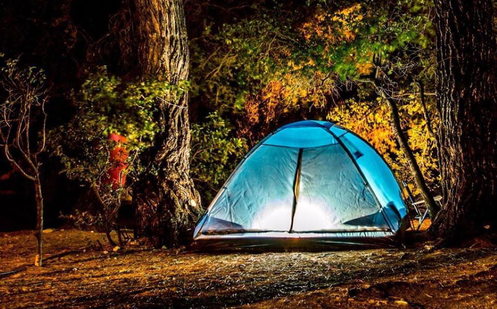 Διαμονή στην Εύβοια. Booking online για οργανωμένο κάμπινγκ. Κοντά στην Αθήνα