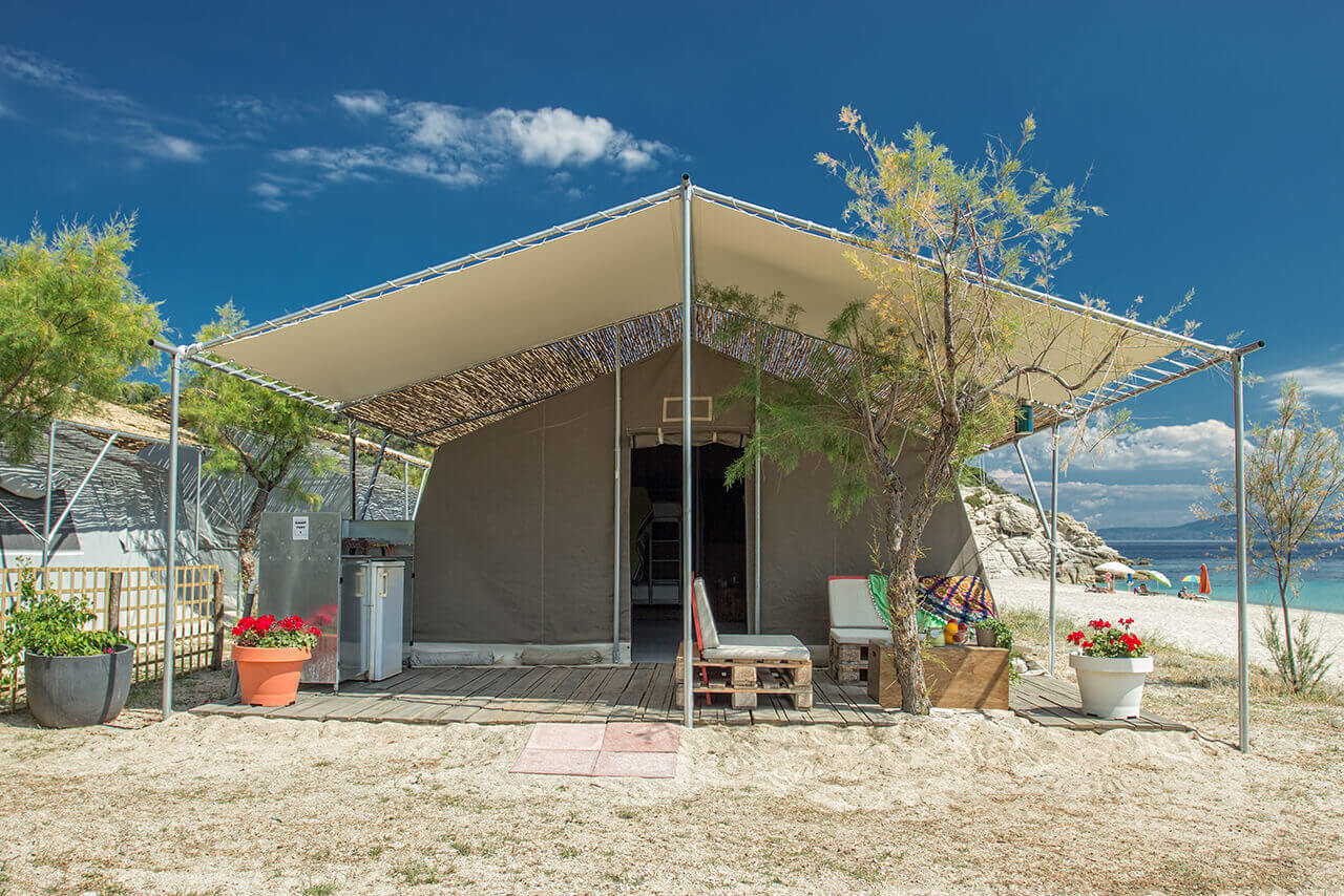 armenistis camp tent camping glamping ξύλο και σκοινί χαλκιδικη Halkidiki Polygyros πλήρως εξοπλισμένες με έπιπλα απόλυτη εμπειρία κάμπινγκ