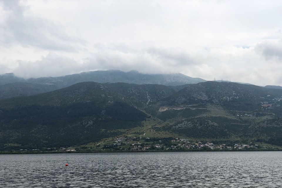 Καμπινγκ γιαννενα λιμνοπουλα