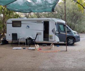 Κάμπινγκ στο Τολό. Camping Sunset Book Online