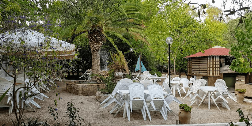 Κάμπινγκ στο Τολό. Camping Sunset Book Online