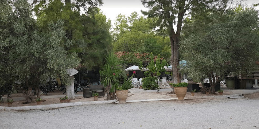 Κάμπινγκ στο Τολό. Camping Sunset Book Online