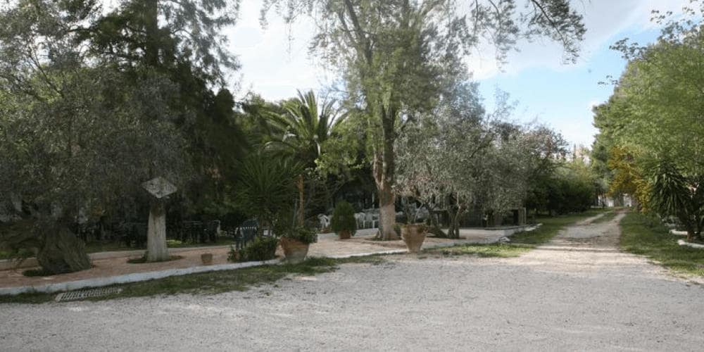 Κάμπινγκ στο Τολό. Camping Sunset Book Online