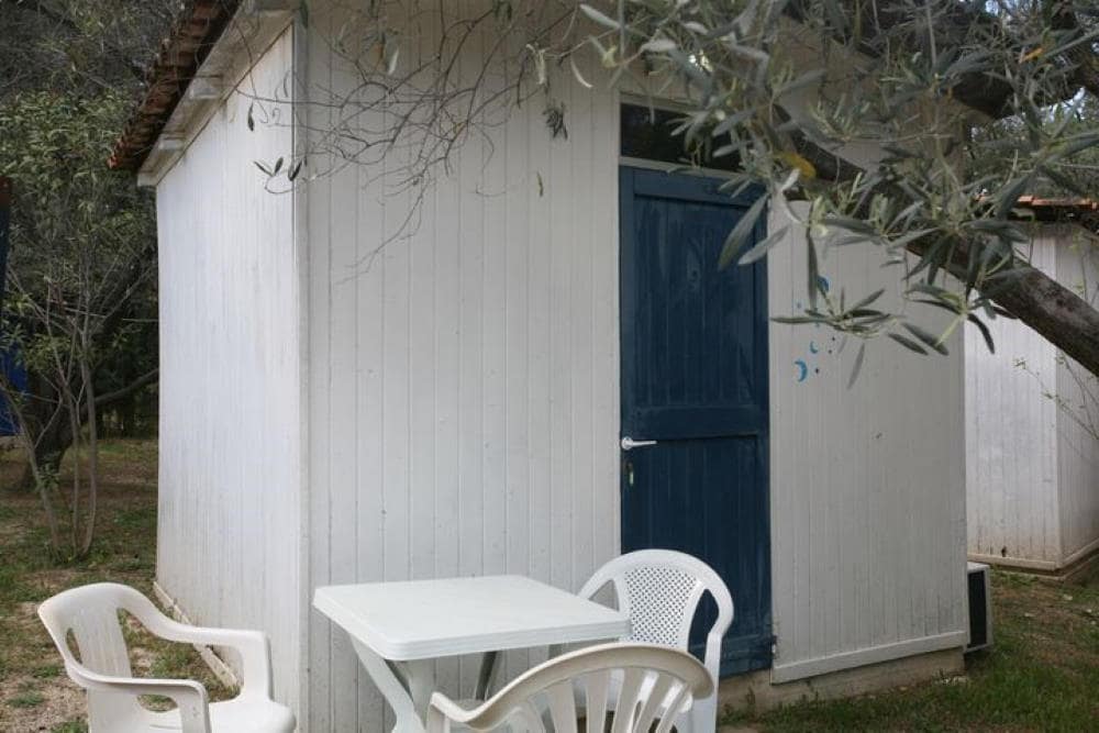 Κάμπινγκ Μπάνγκαλοους στο Τολό. Camping Bungalows Sunset Book Online
