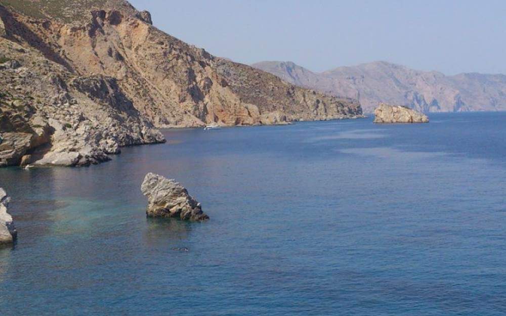 Δωρεάν μεταφορά από το λιμάνι στο κάμπινγκ. Δυνατότητα ενοικίαση σκηνής