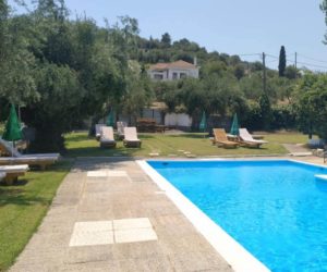 Διακοπές Κορώνη με σκηνή ή τροχόσπιτο. Διακοπές με παιδιά. Παραλίες πελοπόννησος.
