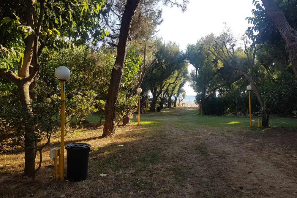Κράτηση κάμπινγκ σε αμμώδεις παραλίες πελοπόννησος. Κουρούτα Ηλείας.