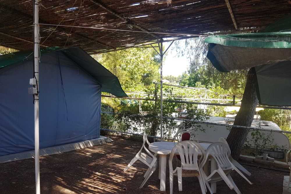 Best organised campsites in Peloponnese. Camping Xeni with pre-erected tents.