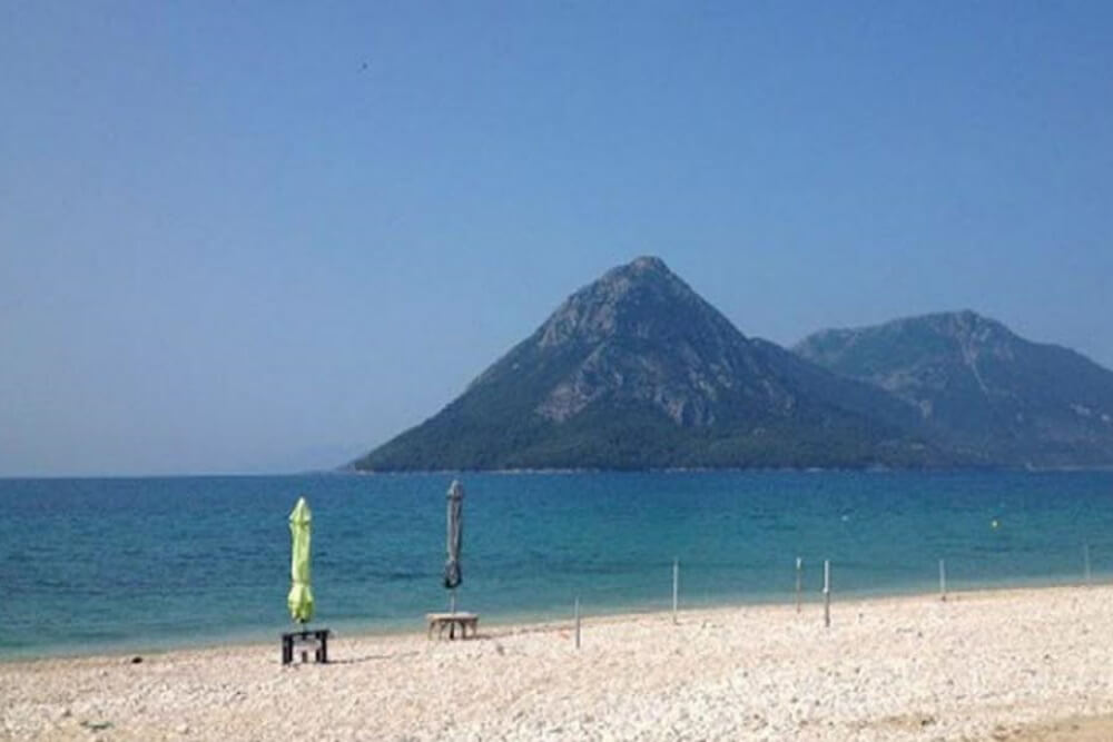 holiday campsites.mitikas.camping by the beach