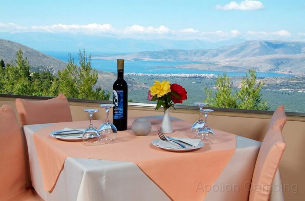 glamp,luxury tents,camping holidays.holidays with family.