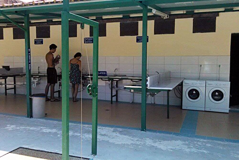Οικογενειακά κάμπινγκ χαλκιδική Ελλάδα Παραλία Βαλτί