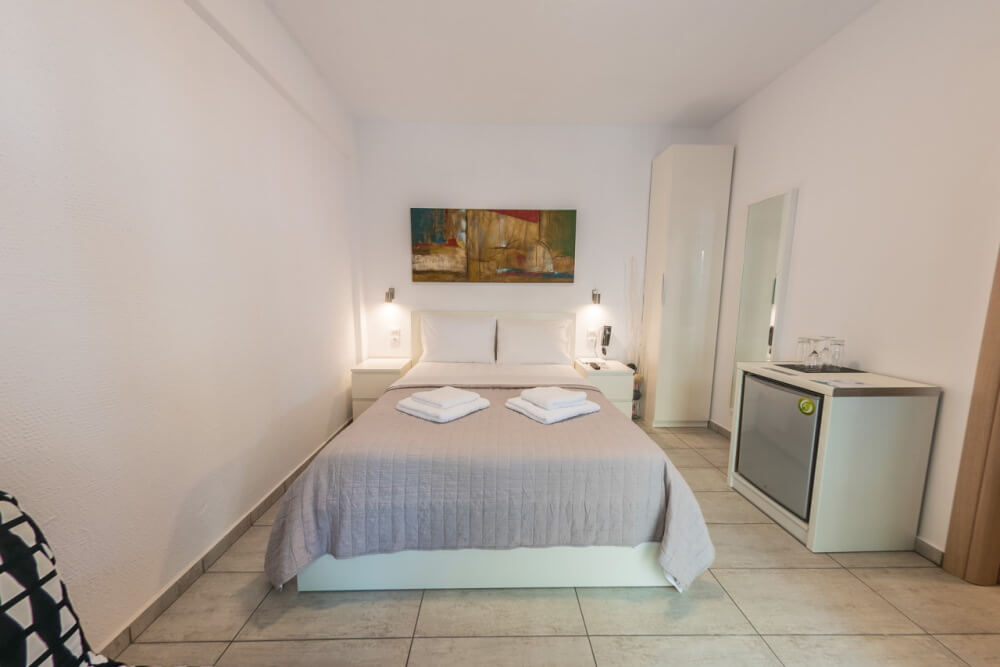 Castello Triple Room. chalkidiki rooms. bungalows chalkidiki. bungalows xalkidiki. bungalows near thessaloniki