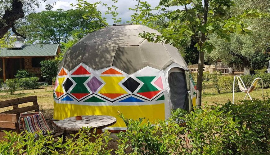 Καμπινγκ ελλαδα - glamping ellada. Κάμπινγκ το νησί στις ράχες, φθιώτιδα δίπλα στην παραλία