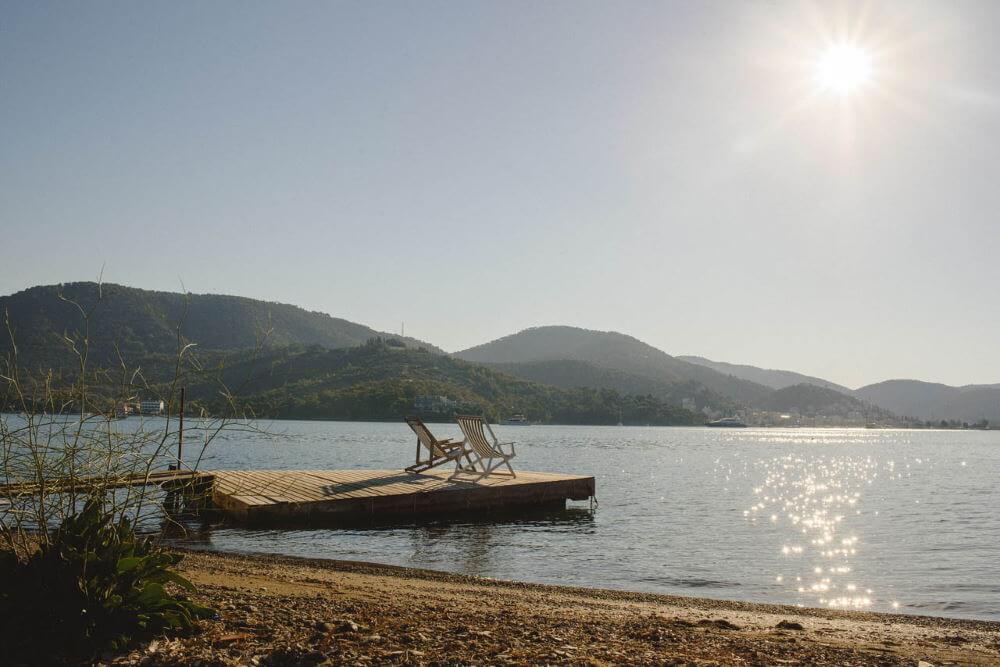 Glamping σε νησιά. Κοντινοί καλοκαιρινοί προορισμοί