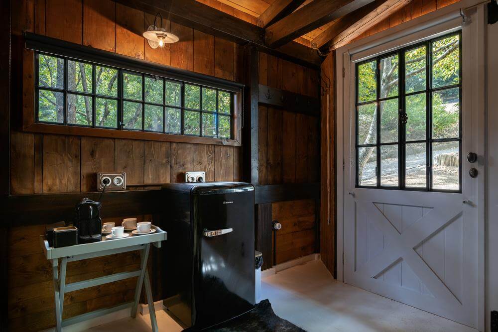 forest gate cabin vasilikia