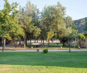 camping linaraki. Κάμπινγκ με δωμάτια. Μπανγκαλοου χαλκιδική.