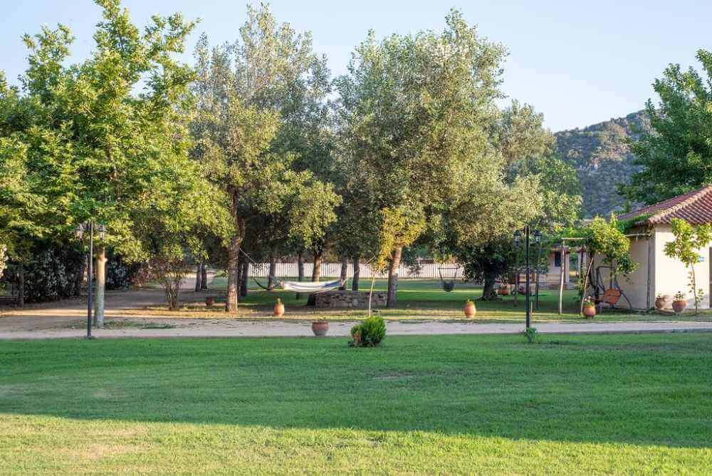 camping linaraki. Κάμπινγκ με δωμάτια. Μπανγκαλοου χαλκιδική.