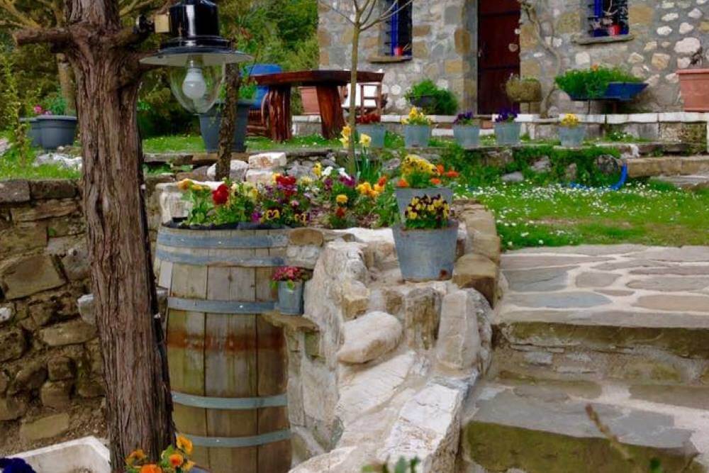 Cottage τζουμέρκα χειμερινές διακοπές με θέα στο βουνό