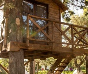 Glamping φθιώτιδα πάνω στην θάλασσα σε κάμπινγκ