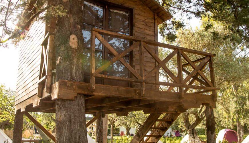 Glamping φθιώτιδα πάνω στην θάλασσα σε κάμπινγκ