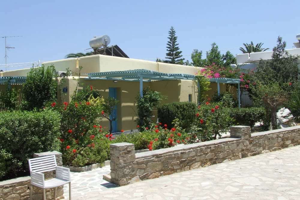 Bungalows surfing beach paros.bungalow glamping.bungalows greece.bungalows to rent near me