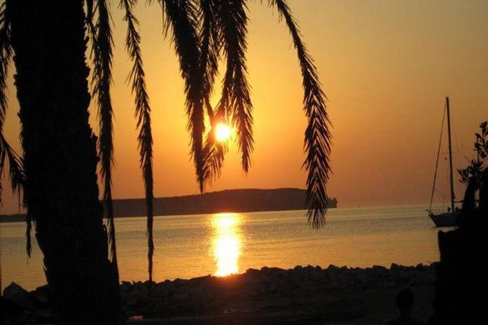 camping cyclades,camping agia irini.beach camping.camping