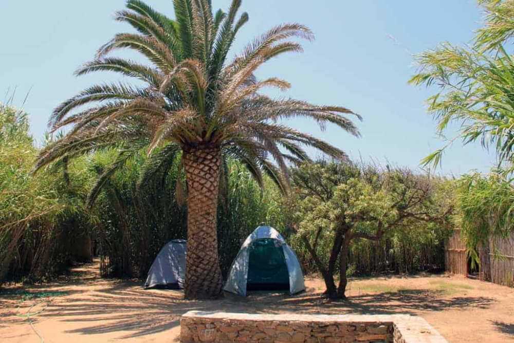 antiparos.antiparos beaches.antiparos camping.camping antiparos.antiparos cyclades.camping holidays.camping cyclades.camping with kids.camping greece.Organised campsites greece. Camping with rooms by the beach.