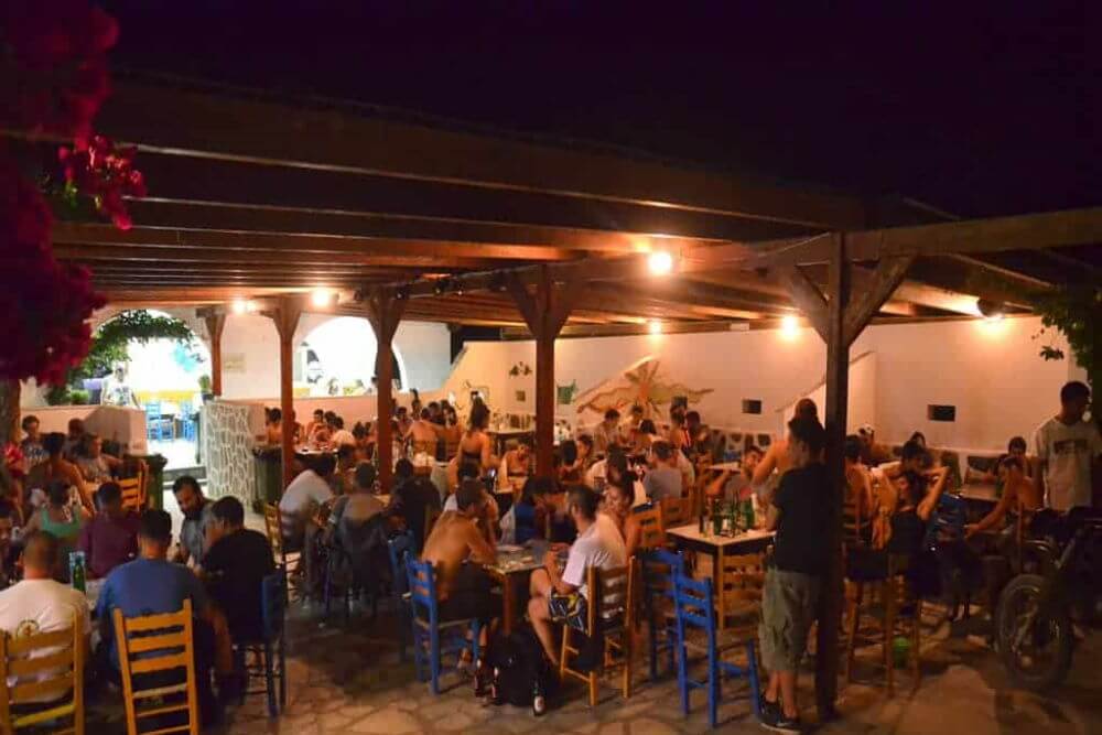 antiparos.antiparos beaches.antiparos camping.camping antiparos.camping holidays.camping cyclades.camping with kids.camping greece.Organised campsites greece. Camping with rooms by the beach.