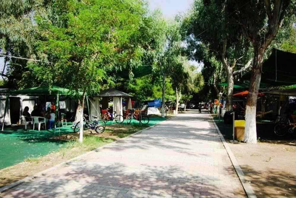 Camping Ιza.Organised campsites greece.Kids friendly campsites.camping with kids