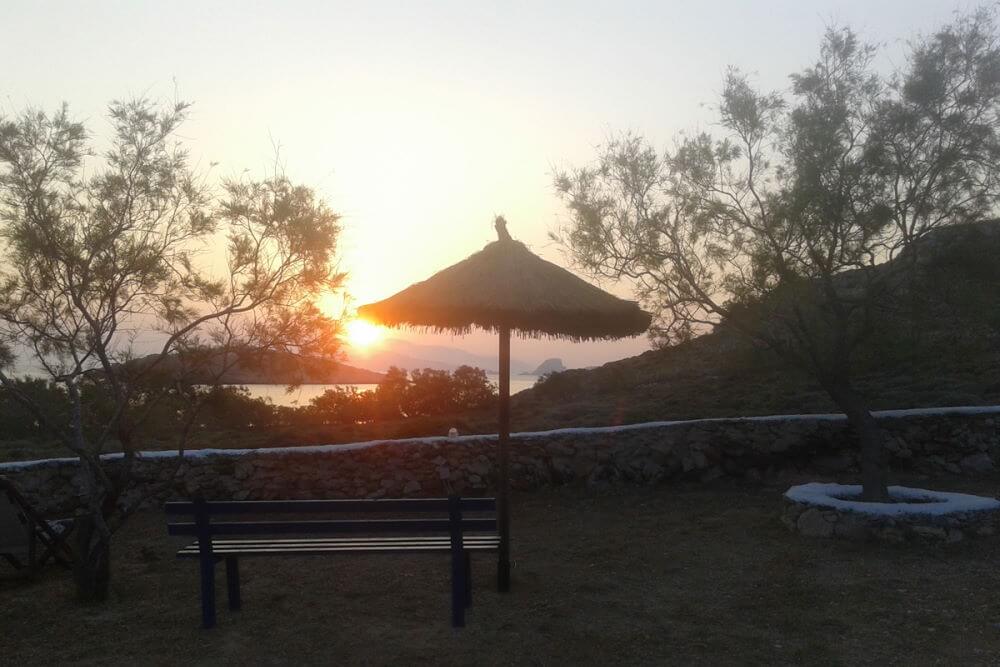 camping livadi.livadi camping.camping livadi folegandros.livadaki beach folegandros.folegandros camping.livadi folegandros.camping holidays,camping greece.camping cyclades