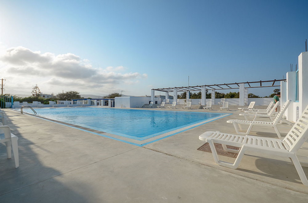 Camping with rooms by the beach. Family vacation in campsite.camping holidays.naxos holidays.naxos holidays 2021.camping cyclades.holidays with family