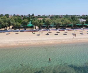 Campingplatz Ozouni Strand. Organisiertes Camping in Griechenland.Camping Chalkidiki Preise Camping am Meer Organisiertes Camping auf Chalkidiki. Familienurlaub mit Kindern Camping Ozouni Strand.